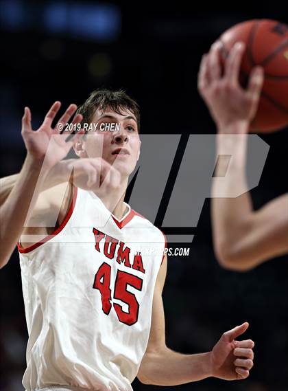 Thumbnail 2 in Fowler vs. Yuma (CHSAA Final 4) photogallery.