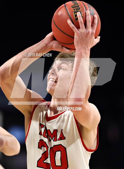 Thumbnail 1 in Fowler vs. Yuma (CHSAA Final 4) photogallery.