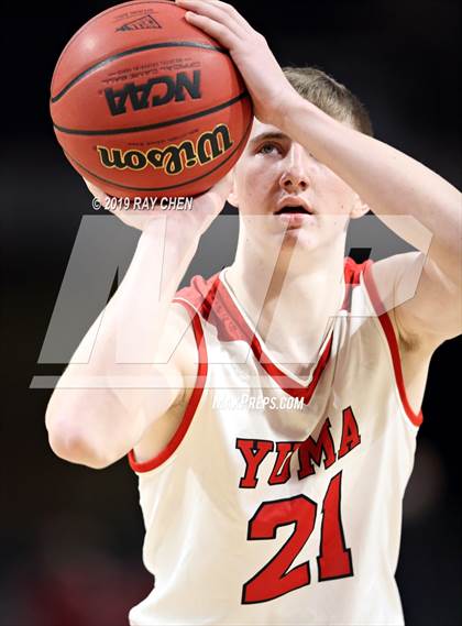 Thumbnail 3 in Fowler vs. Yuma (CHSAA Final 4) photogallery.