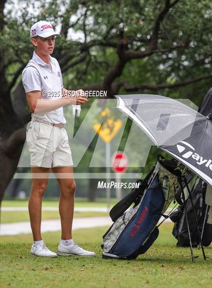 Thumbnail 1 in UIL 5A Boys Golf Finals photogallery.
