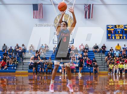Thumbnail 1 in St. Louis vs. Kalaheo (HHSAA Division 1 Semifinal) photogallery.