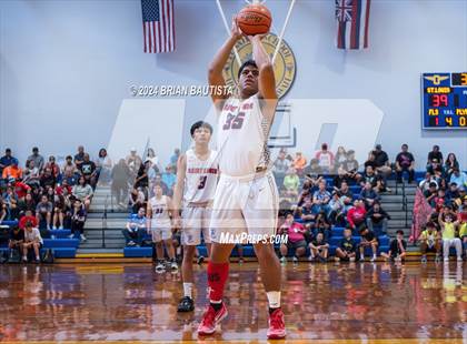 Thumbnail 3 in St. Louis vs. Kalaheo (HHSAA Division 1 Semifinal) photogallery.