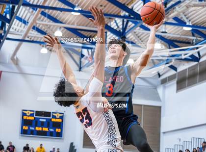 Thumbnail 2 in St. Louis vs. Kalaheo (HHSAA Division 1 Semifinal) photogallery.