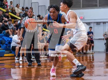Thumbnail 3 in St. Louis vs. Kalaheo (HHSAA Division 1 Semifinal) photogallery.