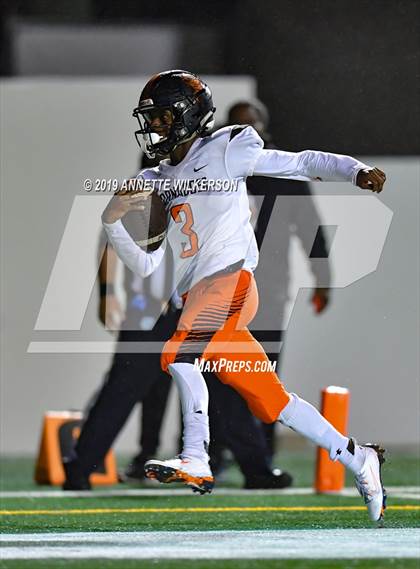 Thumbnail 2 in Booker T. Washington vs. Bolles (FHSAA 4A State Final)  photogallery.
