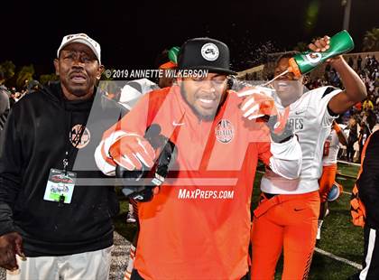 Thumbnail 3 in Booker T. Washington vs. Bolles (FHSAA 4A State Final)  photogallery.