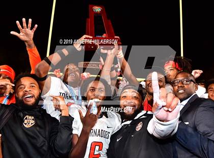Thumbnail 1 in Booker T. Washington vs. Bolles (FHSAA 4A State Final)  photogallery.