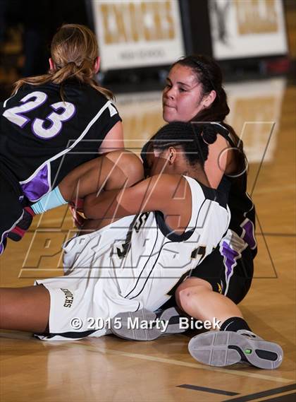 Thumbnail 1 in Johansen @ Enochs photogallery.