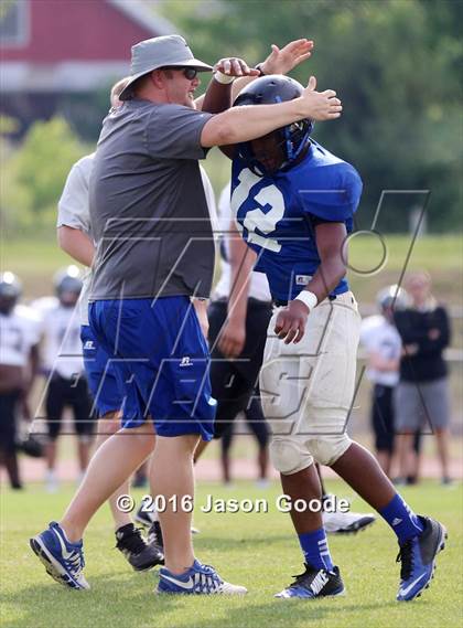 Thumbnail 3 in Cane Ridge @ LaVergne (Spring Scrimmage) photogallery.