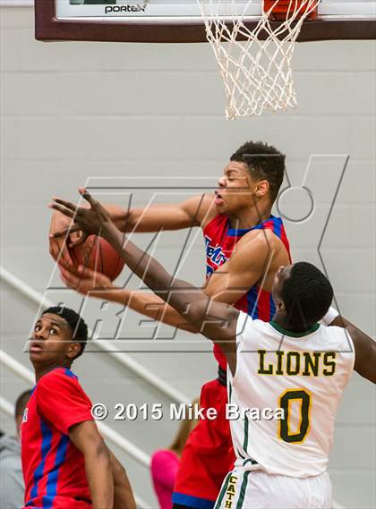 Thumbnail 3 in DeMatha vs. Roselle Catholic (Spalding HoopHall Classic) photogallery.