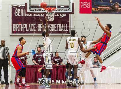 Thumbnail 2 in DeMatha vs. Roselle Catholic (Spalding HoopHall Classic) photogallery.
