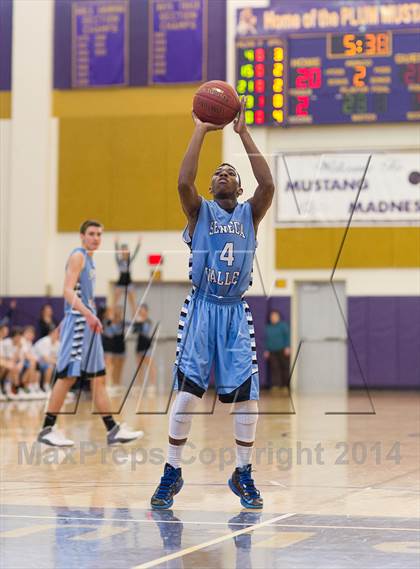 Thumbnail 2 in Seneca Valley vs. Franklin Regional (WPIAL Class AAAA Playoff - Round 1)  photogallery.