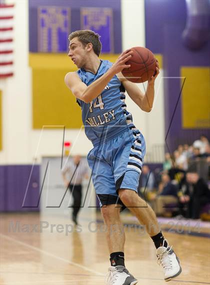 Thumbnail 2 in Seneca Valley vs. Franklin Regional (WPIAL Class AAAA Playoff - Round 1)  photogallery.
