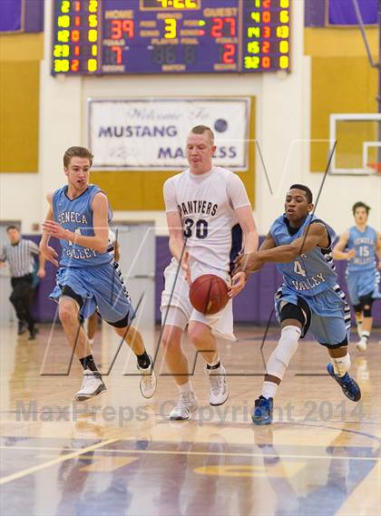 Thumbnail 3 in Seneca Valley vs. Franklin Regional (WPIAL Class AAAA Playoff - Round 1)  photogallery.