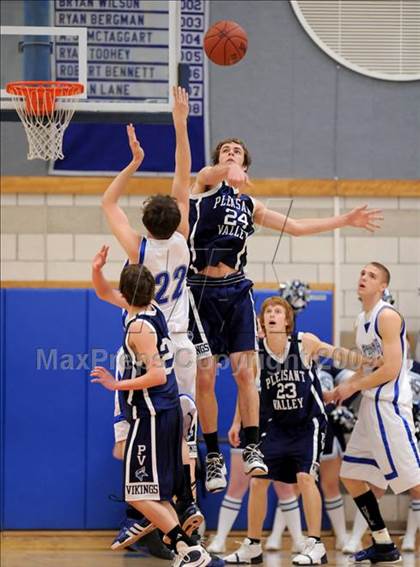 Thumbnail 2 in Pleasant Valley @ Rocklin (CIF NorCal Quarterfinal) photogallery.