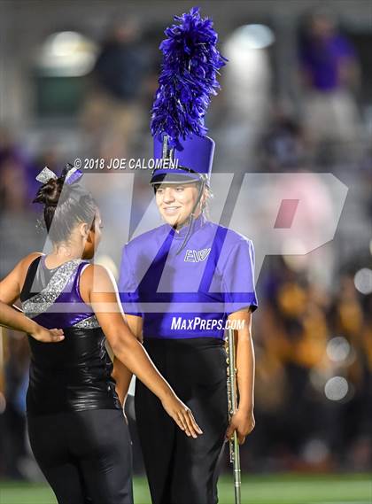 Thumbnail 3 in Warren vs Brennan photogallery.