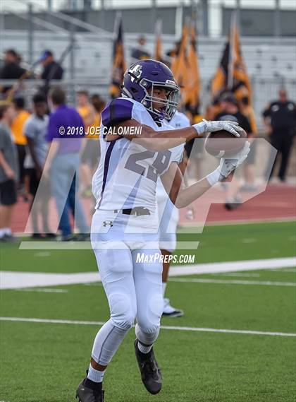 Thumbnail 2 in Warren vs Brennan photogallery.
