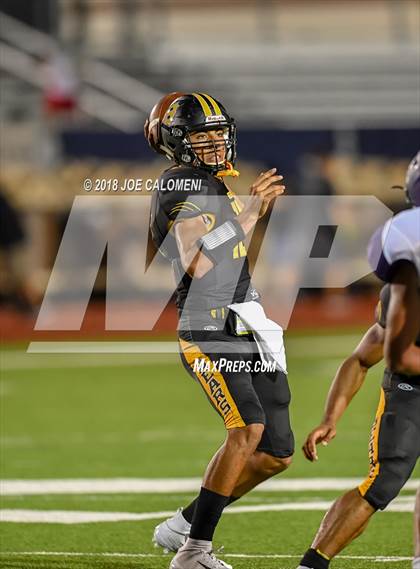 Thumbnail 2 in Warren vs Brennan photogallery.