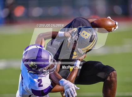 Thumbnail 2 in Warren vs Brennan photogallery.