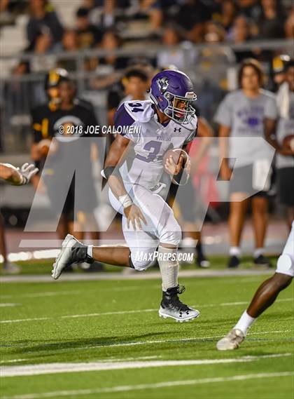 Thumbnail 3 in Warren vs Brennan photogallery.