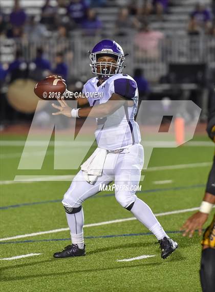 Thumbnail 2 in Warren vs Brennan photogallery.