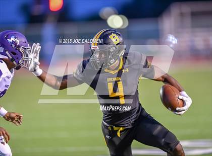 Thumbnail 2 in Warren vs Brennan photogallery.