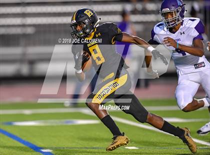 Thumbnail 3 in Warren vs Brennan photogallery.