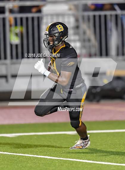 Thumbnail 3 in Warren vs Brennan photogallery.