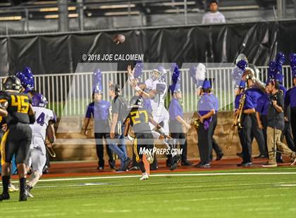 Thumbnail 1 in Warren vs Brennan photogallery.