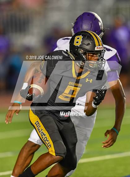 Thumbnail 1 in Warren vs Brennan photogallery.
