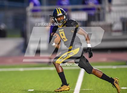 Thumbnail 3 in Warren vs Brennan photogallery.