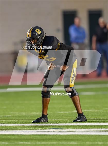 Thumbnail 2 in Warren vs Brennan photogallery.
