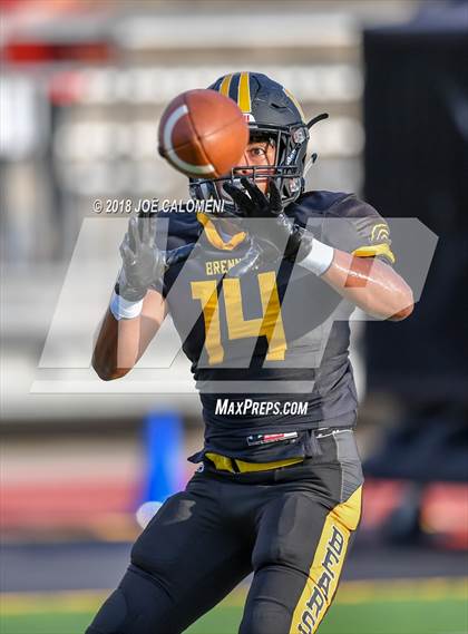 Thumbnail 3 in Warren vs Brennan photogallery.