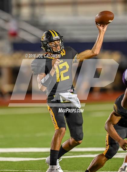 Thumbnail 3 in Warren vs Brennan photogallery.