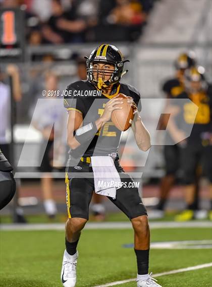 Thumbnail 1 in Warren vs Brennan photogallery.