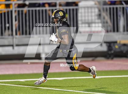 Thumbnail 1 in Warren vs Brennan photogallery.