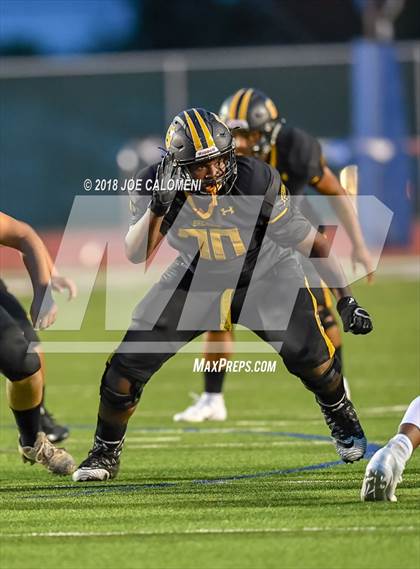 Thumbnail 2 in Warren vs Brennan photogallery.