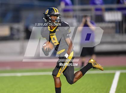 Thumbnail 1 in Warren vs Brennan photogallery.