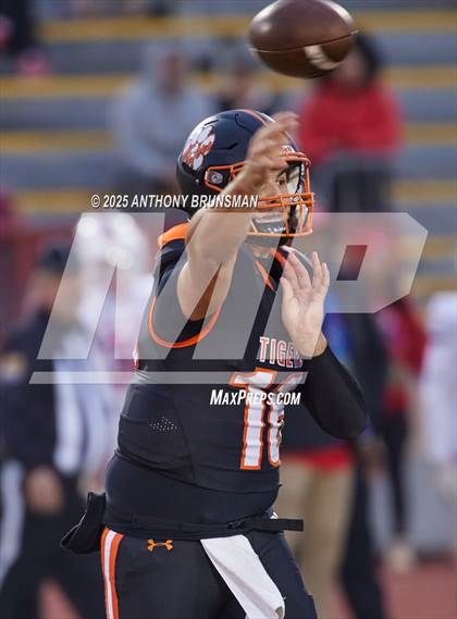 Thumbnail 1 in East Union vs. Roseville (CIF SJS D4 Final) photogallery.