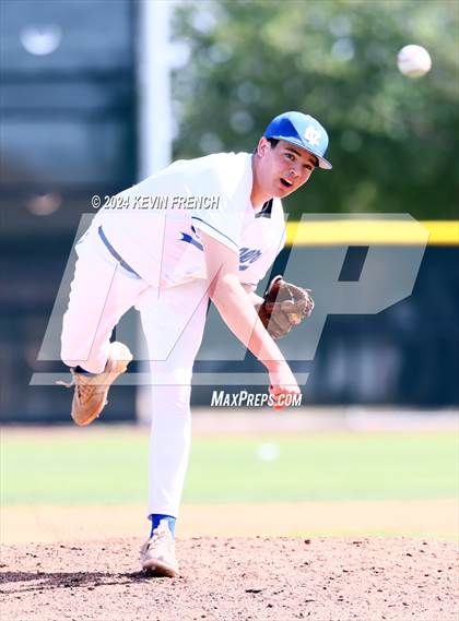 Thumbnail 3 in Cole Valley Christian vs. Regis (Coach Bob National Invitational) photogallery.