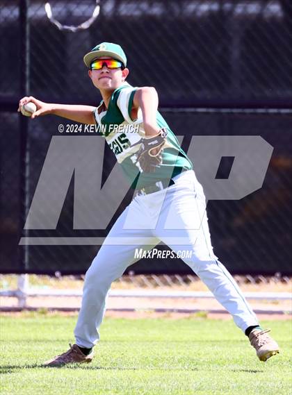 Thumbnail 3 in Cole Valley Christian vs. Regis (Coach Bob National Invitational) photogallery.