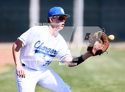 Thumbnail 2 in Cole Valley Christian vs. Regis (Coach Bob National Invitational) photogallery.