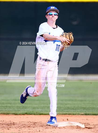 Thumbnail 2 in Cole Valley Christian vs. Regis (Coach Bob National Invitational) photogallery.