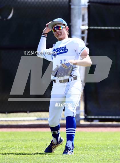 Thumbnail 2 in Cole Valley Christian vs. Regis (Coach Bob National Invitational) photogallery.