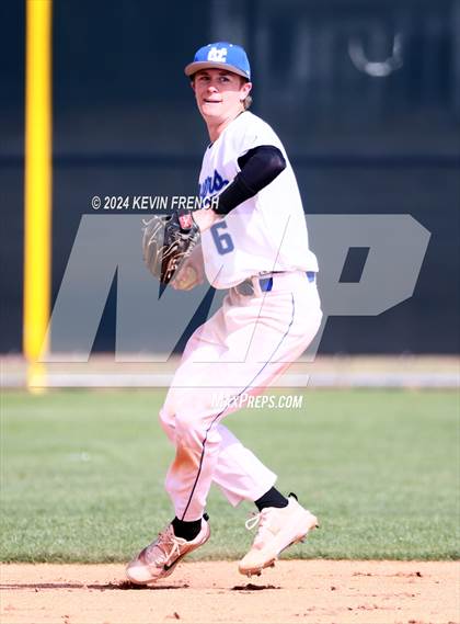 Thumbnail 1 in Cole Valley Christian vs. Regis (Coach Bob National Invitational) photogallery.