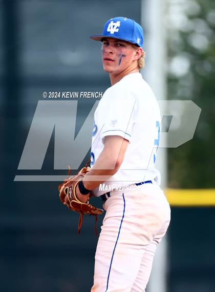 Thumbnail 1 in Cole Valley Christian vs. Regis (Coach Bob National Invitational) photogallery.