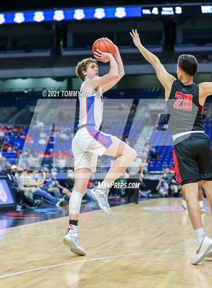 Thumbnail 3 in Westlake vs. Duncanville (UIL Class 6A Final) photogallery.