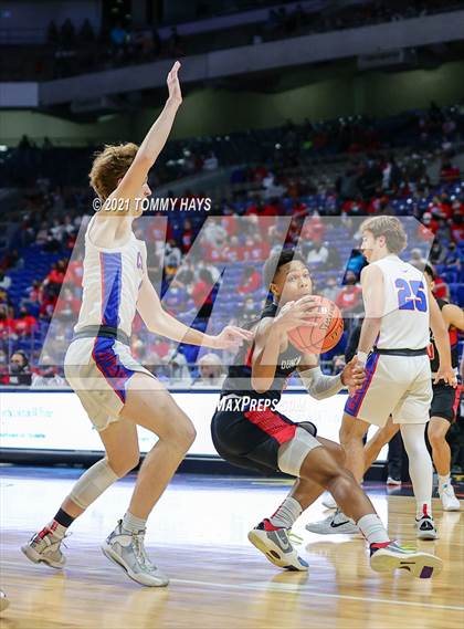 Thumbnail 1 in Westlake vs. Duncanville (UIL Class 6A Final) photogallery.