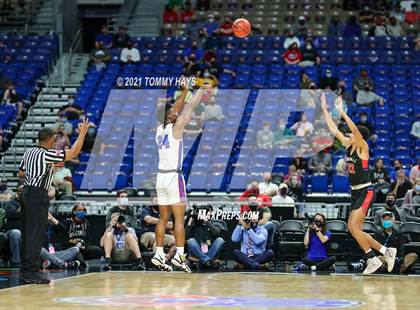 Thumbnail 2 in Westlake vs. Duncanville (UIL Class 6A Final) photogallery.