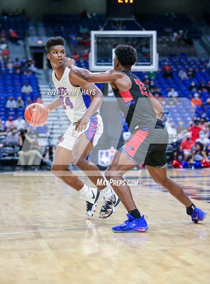 Thumbnail 3 in Westlake vs. Duncanville (UIL Class 6A Final) photogallery.